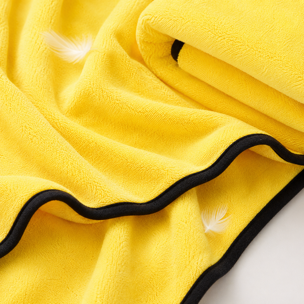 Soft microfiber texture and durable edge stitching of pet drying towel